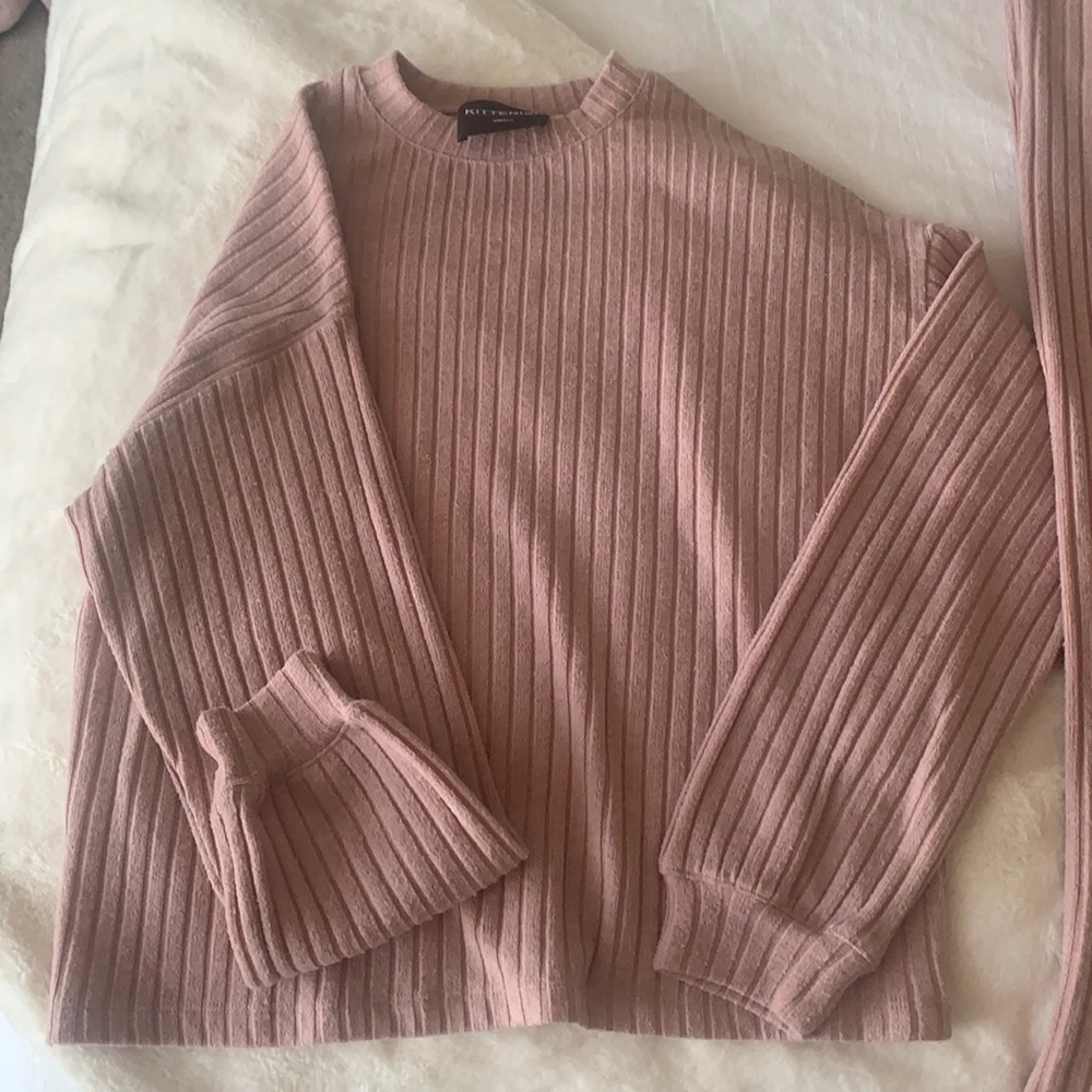 Pink Kittenish sweater set with drawstring.